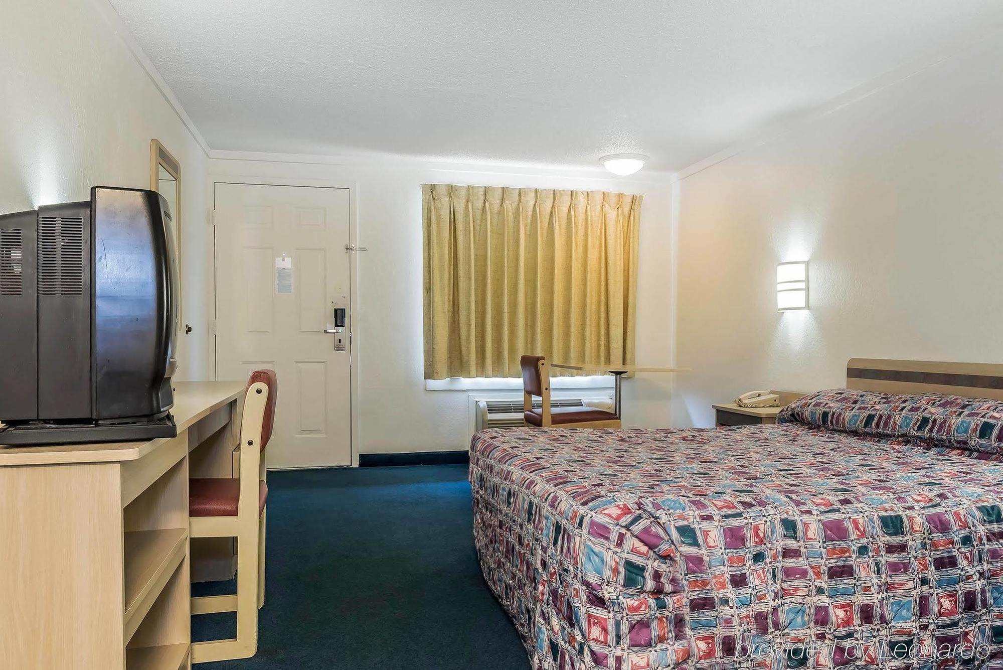 Rodeway Inn Шаронвілл Екстер'єр фото