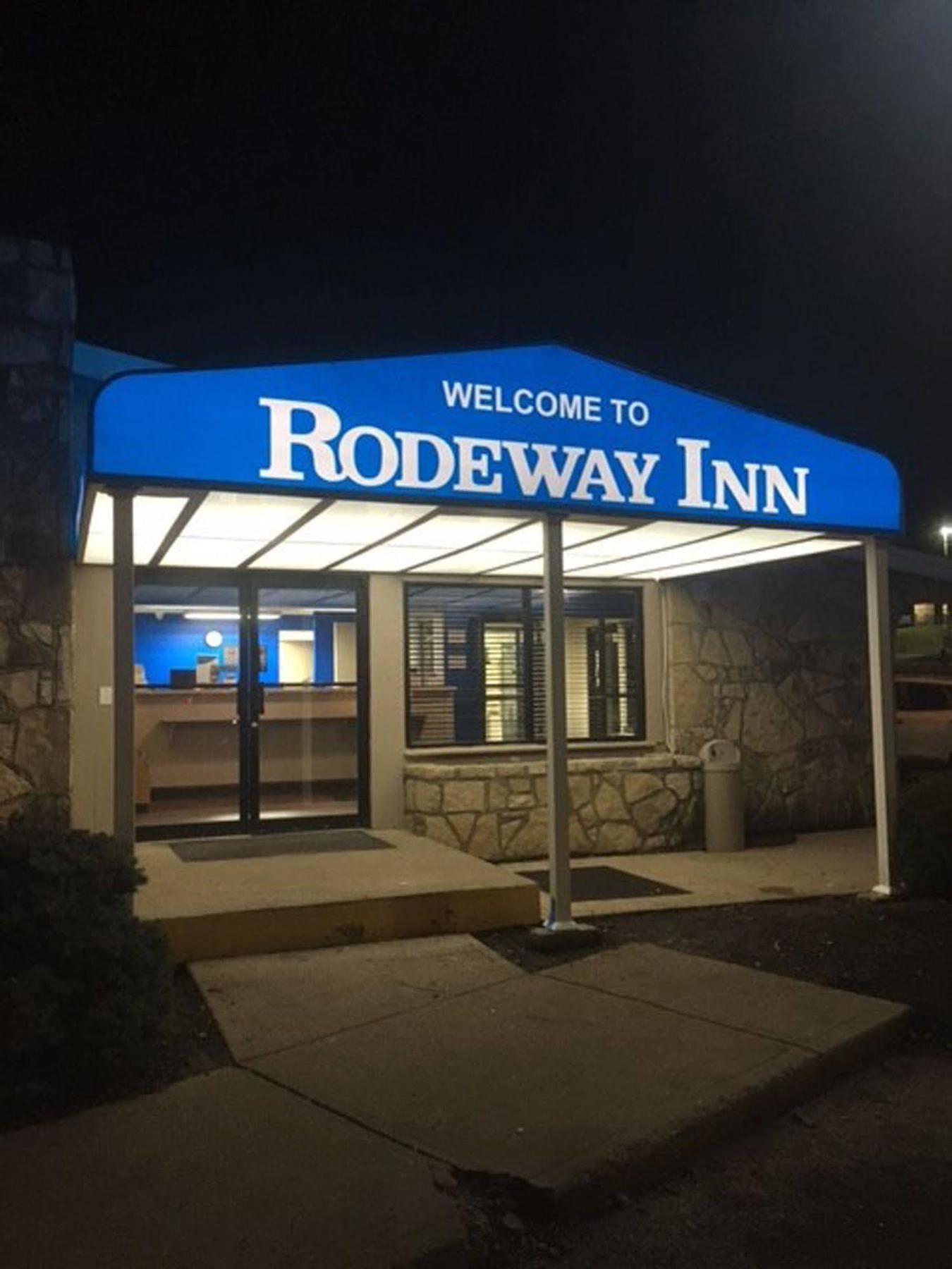 Rodeway Inn Шаронвілл Екстер'єр фото