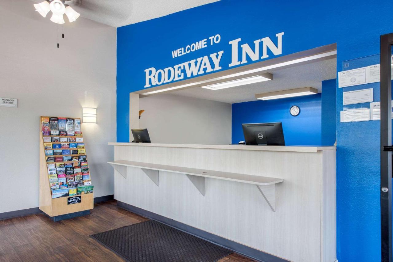 Rodeway Inn Шаронвілл Екстер'єр фото