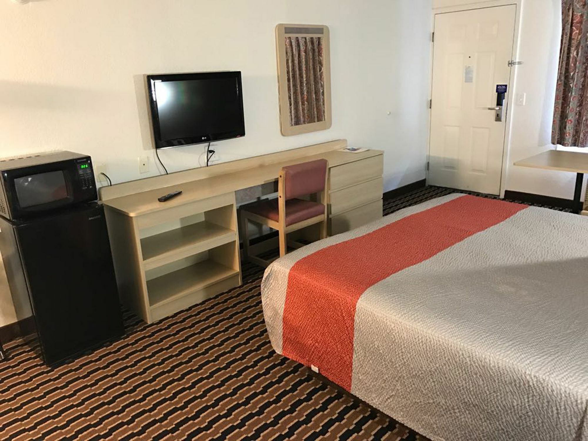 Rodeway Inn Шаронвілл Екстер'єр фото