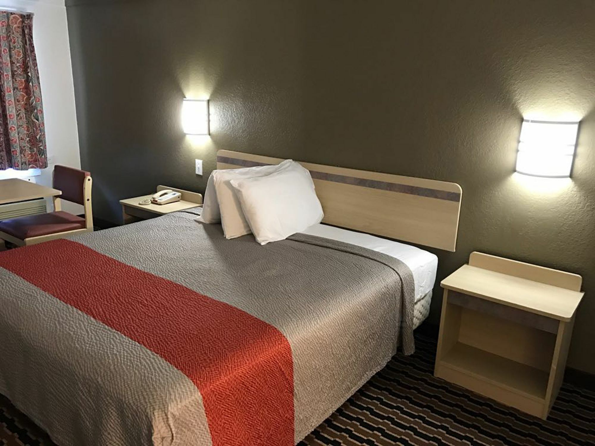 Rodeway Inn Шаронвілл Екстер'єр фото